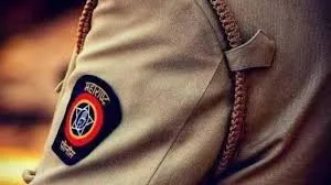 चार पोलीस अधिकाऱ्यांच्या तडकाफडकी बदल्या Hasty transfers of four police officers