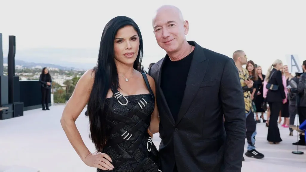 जेफ बेजोस करणार प्रेयसीसोबत विवाह Jeff Bezos to marry his girlfriend