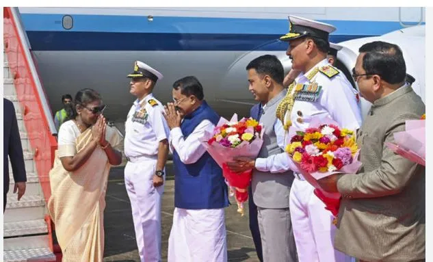 शूर नौसैनिकांच्या अदम्य साहसाला सलाम Salute to the indomitable courage of the brave sailors