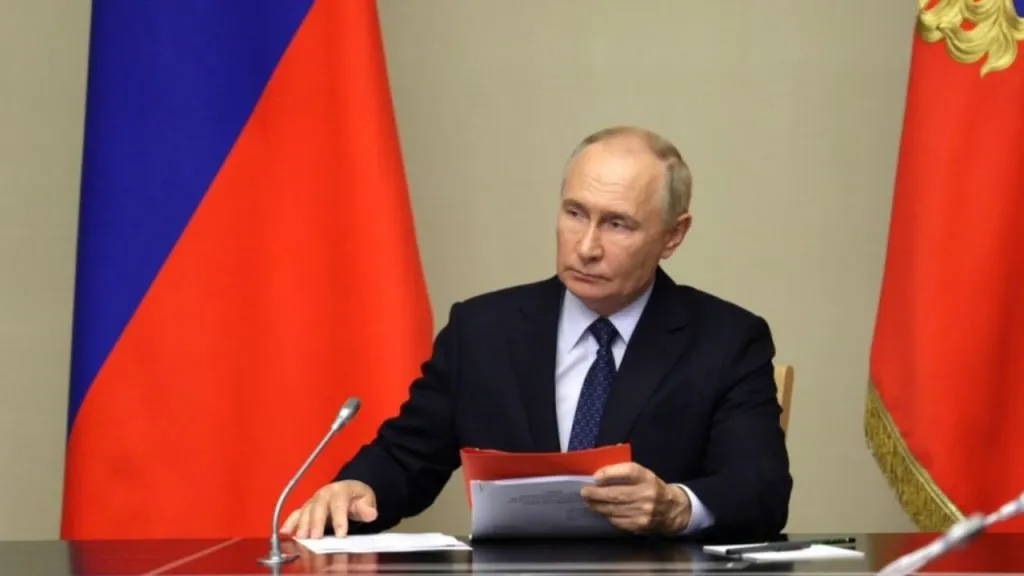 पुतिन यांच्याकडून अझरबैजनची क्षमायाचना Putin declares ceasefire