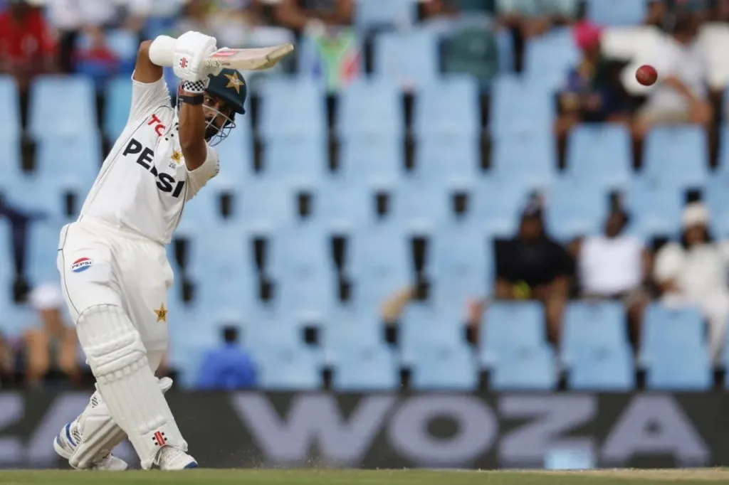 Pakistan lead by 122 runs