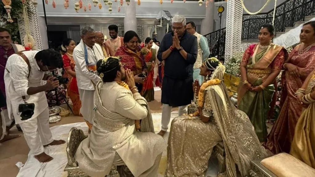 पी.व्ही. सिंधू विवाहाच्या बेडीत PV Sindhu in the shackles of marriage