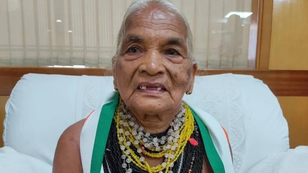 पद्मश्री पुरस्कार विजेत्या वृक्षमाता तुळसी गौडा यांचे निधन Padma Shri awardee Tulsi Gowda passes away