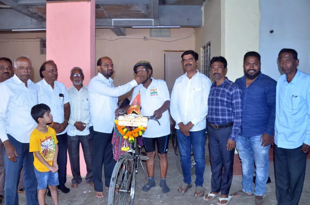 69-year-old Deepak Patil from Hupari's commendable cycle ride