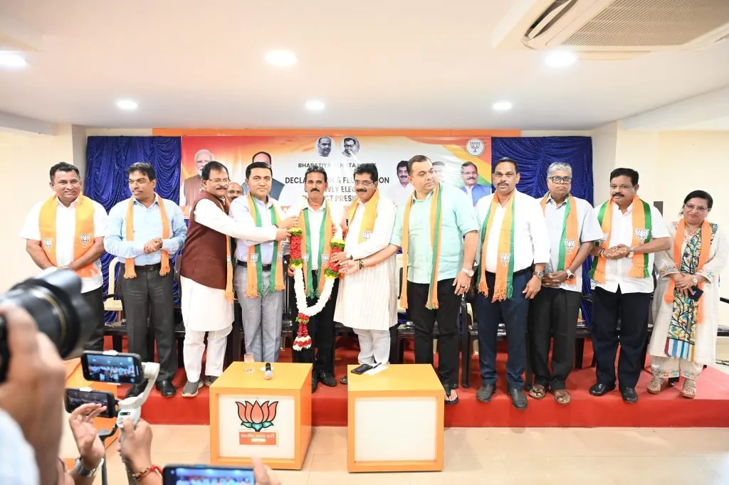 Leave your jealousies aside and get down to work for the party!