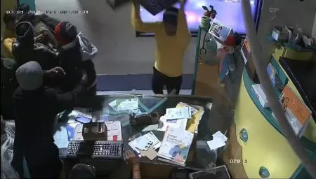 Dr. Amanpure Hospital vandalized in Miraj