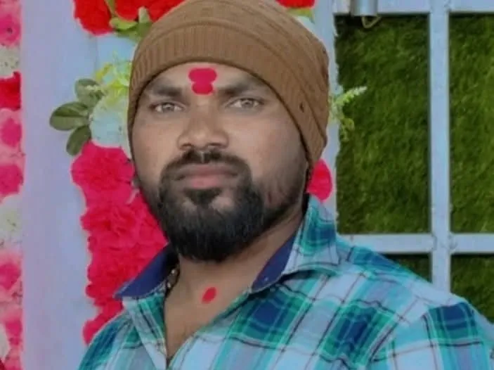 One stabbed to death in Peth