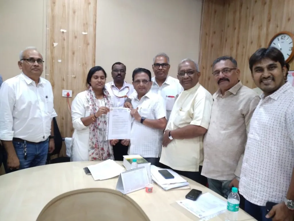 No need for business licenses in the city