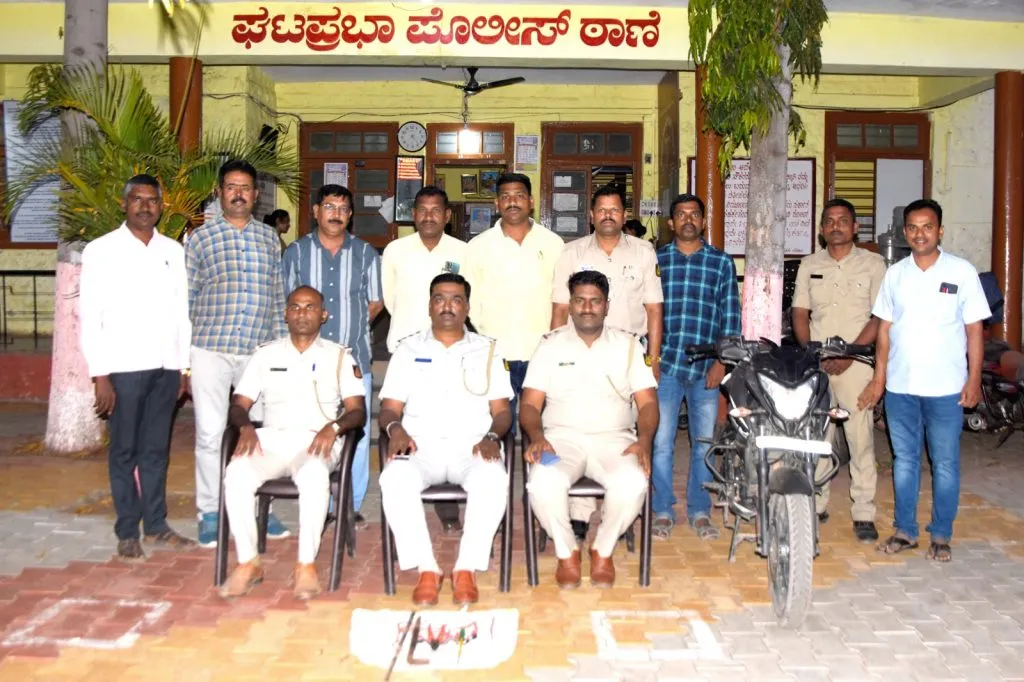 बार-वाईन शॉप फोडणाऱ्या जागनूरच्या त्रिकुटाला अटक Jaganur trio arrested for breaking into bar and wine shop