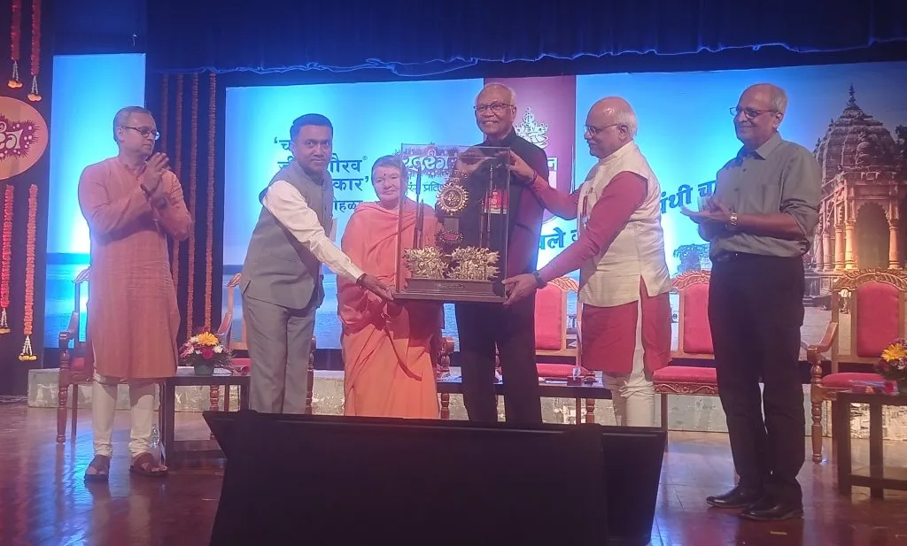 वंचितांना शिक्षणात आणणे सर्वश्रेष्ठ! Bringing the underprivileged into education is the best!