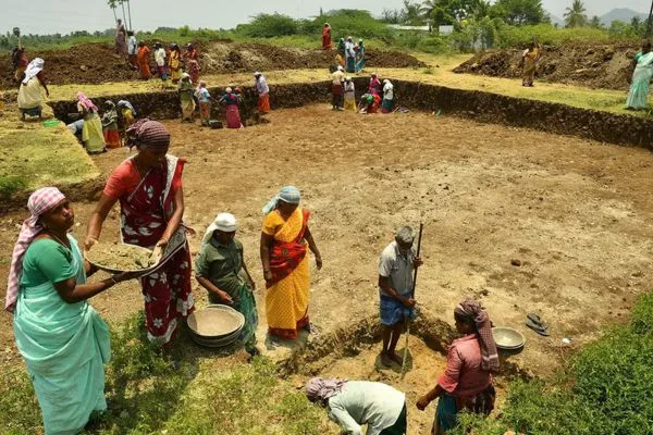 ‘मनरेगा’ची दोन महिन्यांची मजुरी थांबली Two months of MNREGA wages stopped