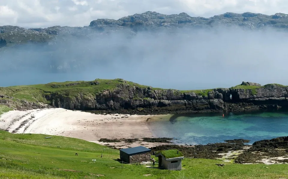 Job on a deserted island, salary of 26 lakhs