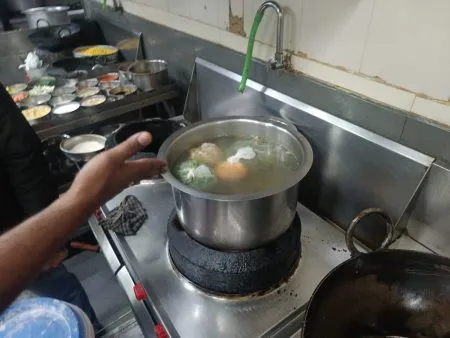 कॉपर अॅण्ड पेपर रेस्टॉरंटने थकविला 50 हजार रुपयांचा दंड Copper and Paper restaurant fined Rs 50,000