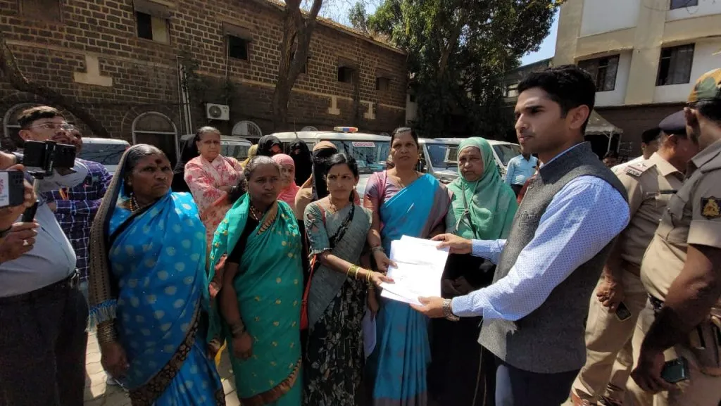 जिल्हा रुग्णालयातील गैरसोयी दूर करा Eliminate inconveniences at the district hospital