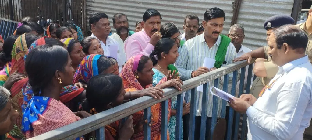 Demand for action against representatives of private banks