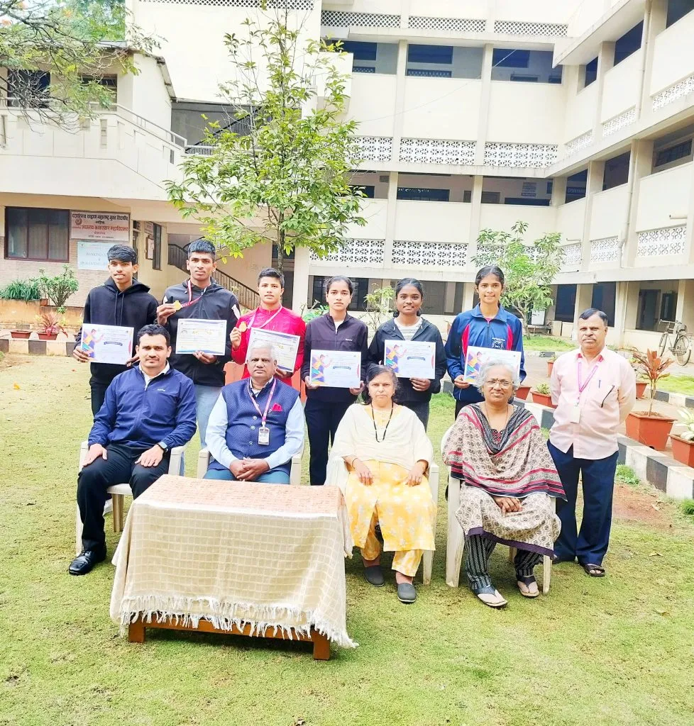 Bhaurao Kakatkar Vidyalaya players get University Blue