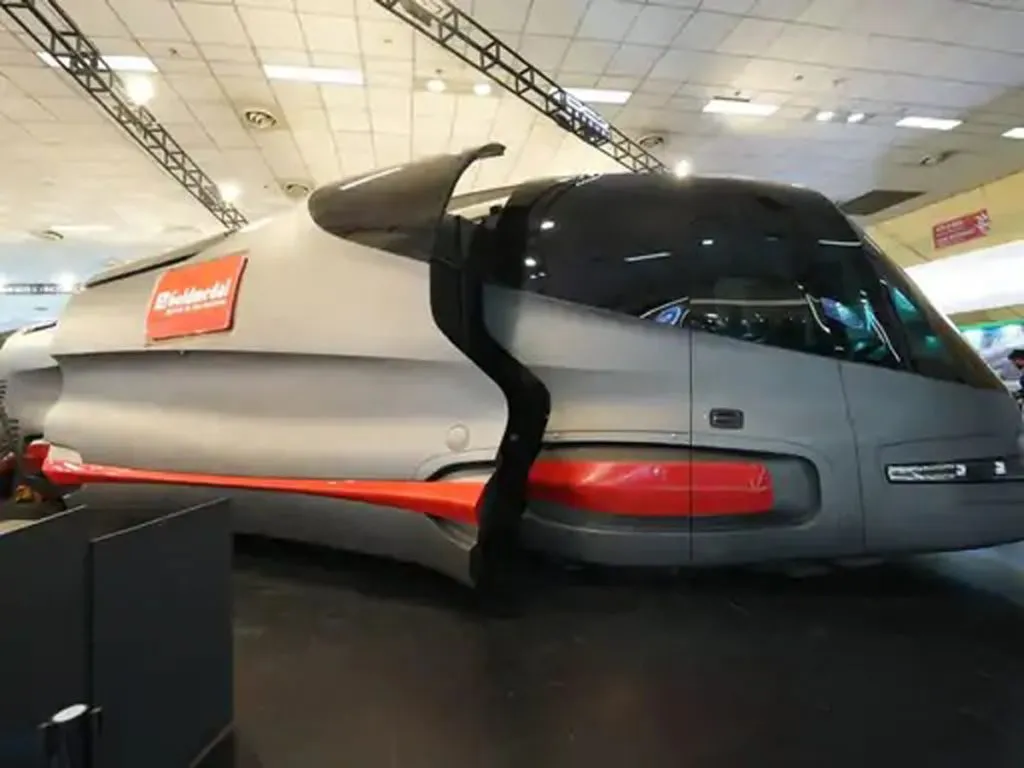 18 crore bus, will open on all three sides