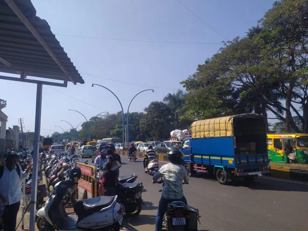 Increase in vehicle accidents at Lakeview Hospital turnoff