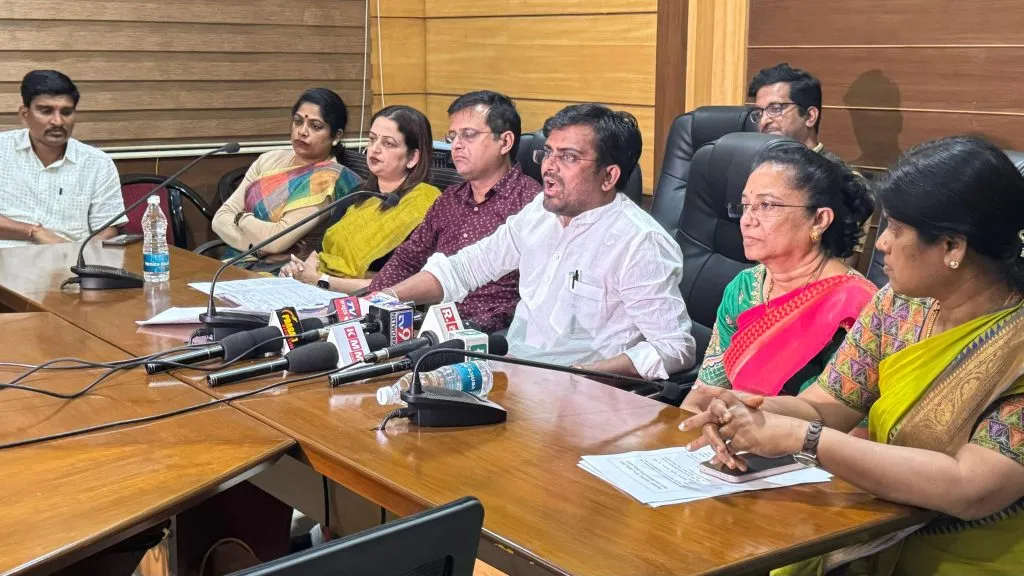 The government is responsible for the deaths of pregnant women and infants.