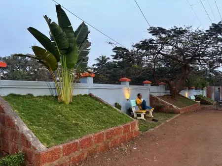 'Straight Side Garden' created in 'Dumping Ground'