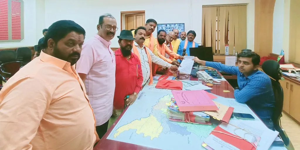 विशाळगडावर कठोर धोरण राबवावे A strict policy should be implemented on Vishalgad