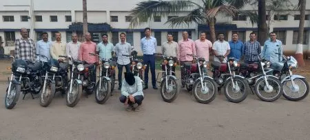 Gang of bike thieves arrested for stealing money