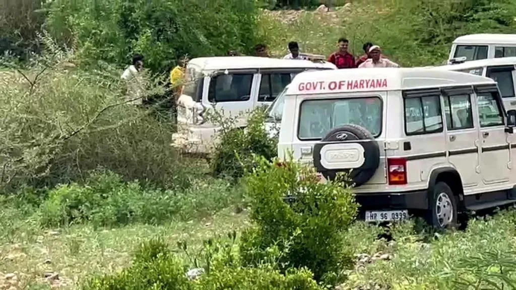 Stone pelting on EB in Nuh, Haryana