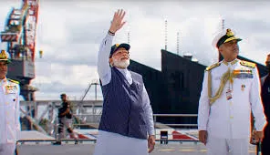 पंतप्रधानांच्या हस्ते युद्धनौका आणि पाणबुडीचे राष्ट्रार्पण Prime Minister dedicates warship and submarine to the nation