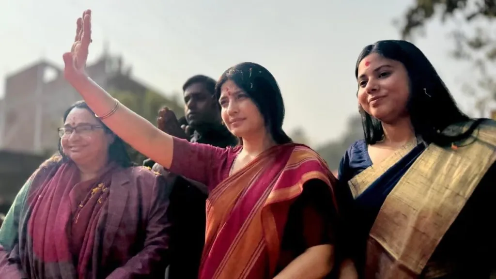 डिंपल यादव यांच्या रोड शोप्रकरणी गुन्हा नोंद Case registered in Dimple Yadav's road show case