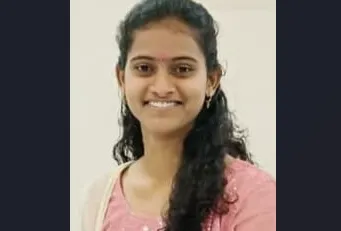 दुचाकी खड्ड्यात आपटून शाळकरी मुलगी ठार Schoolgirl killed after bike falls into ditch