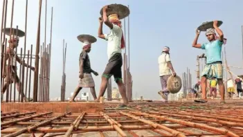 कामगार सेतू केंद्रातील एजंटांना रोखणार कोण? Who will stop the agents at the Kamgar Setu Center?