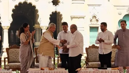 Historian Dr. Jaysingrao Pawar's Book: 'Hindavi Swarajya Rakshika