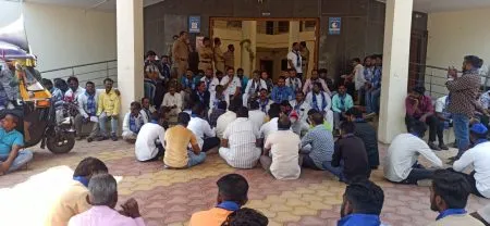 The old chairman building of Kurduwadi Panchayat Samiti should be provided for the beautification of Ambedkar's statue.