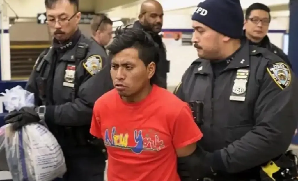 अमेरिकेत 500 घुसखोरांना अटक 500 infiltrators arrested in America