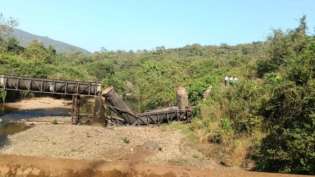 घोटगेवाडी कालव्याच्या कोसळलेल्या पाईपलाईनच्या ठिकाणी प्रजासत्ताकदिनी आमरण उपोषण