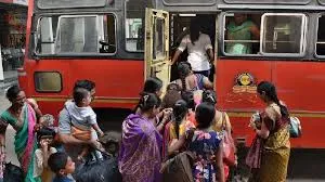 निम्म्या तिकिटामुळे 4 कोटी महिलांचा प्रवास 4 crore women travel due to half price tickets