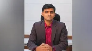 Direct action against gram panchayat for throwing garbage on the road