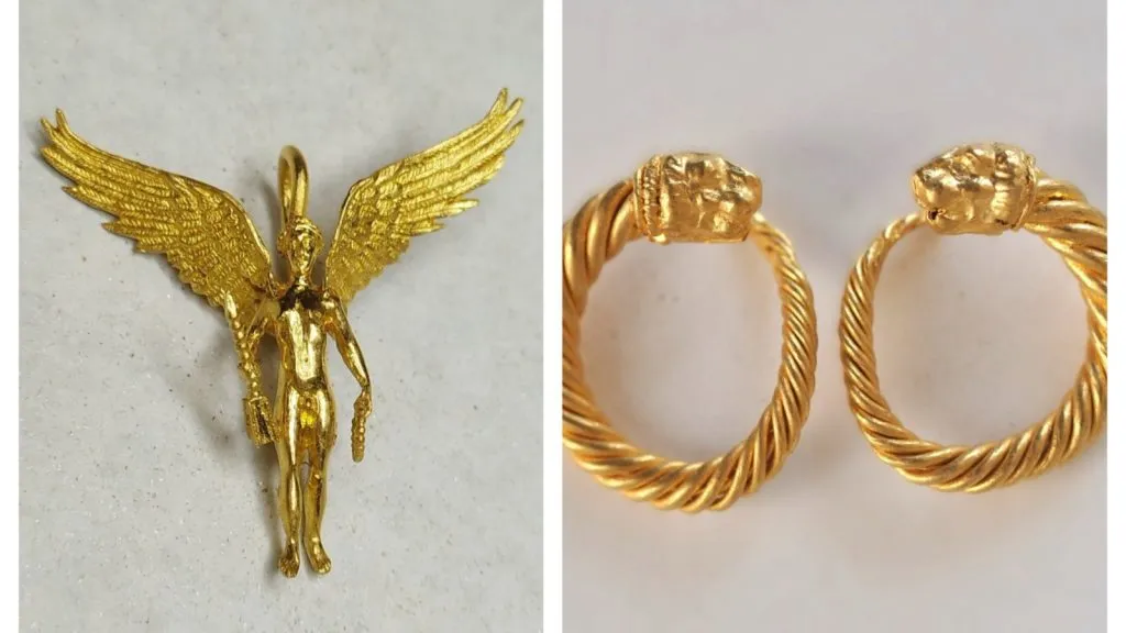 संगमरवराचे सिंहृ सोन्याचे पंख असलेली देवता Marble lion god with golden wings