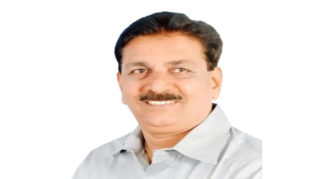 खड्डेमय रस्ता ; दीपक पाटकर यांनी वेधले प्रशासनाचे लक्ष