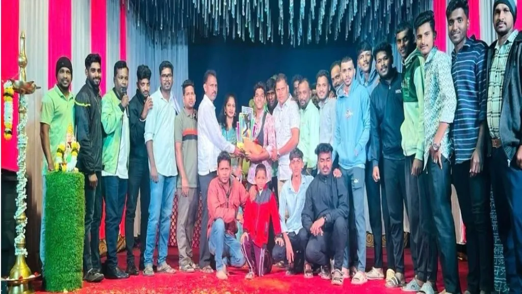 निरवडे येथील रेकॉर्ड डान्स स्पर्धेत समर्थ गवंडी प्रथम