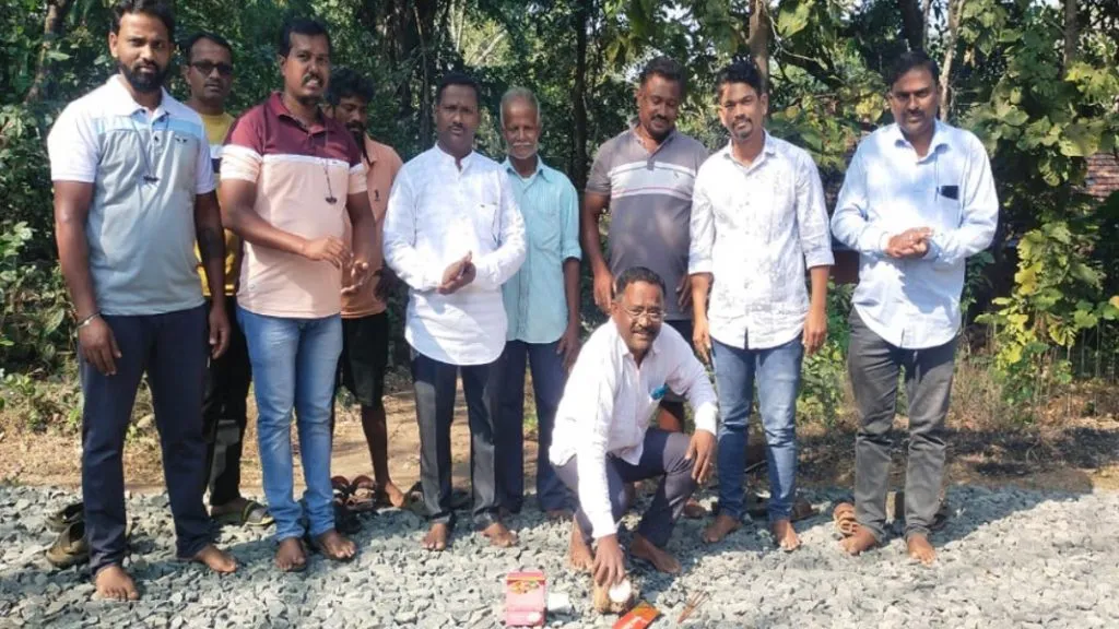 आचरा -पारवाडीतील रस्त्याच्या कामाचा शुभारंभ