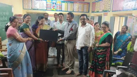 वेंगुर्ला – कुबलवाडा राणी लक्ष्मीबाई शाळेस 6 संगणक प्रदान