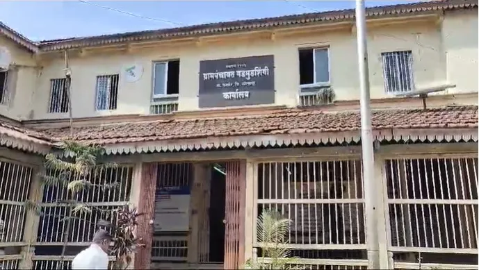 Project Victims Attempt Self-Immolation at Gadmudshingi Office