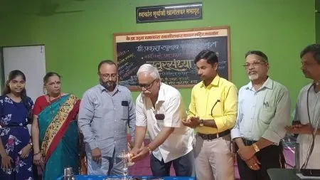 मळगाव ग्रंथालयात महिला गीत गायन कार्यक्रम संपन्न