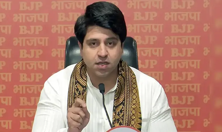 मंदिरे तोडण्याचा ‘आप’ कडून फतवा ? A 'fatwa' from 'AAP' to demolish temples?