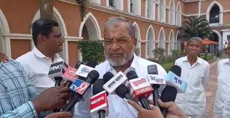 कारखान्यांनी पहिली उचल जाहीर केलेली आहे; ती पूर्ण एफ आर पी म्हणता येत नाही Announced First Advance Not Full FRP: Factories