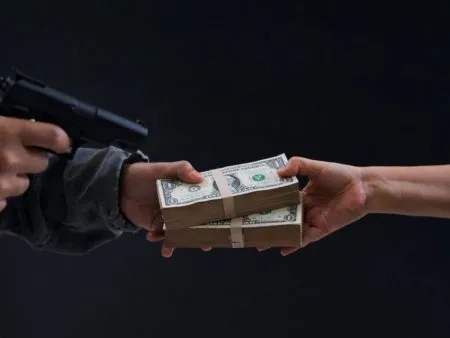 Women robbed of around Rs 24 lakh in Uchgaon