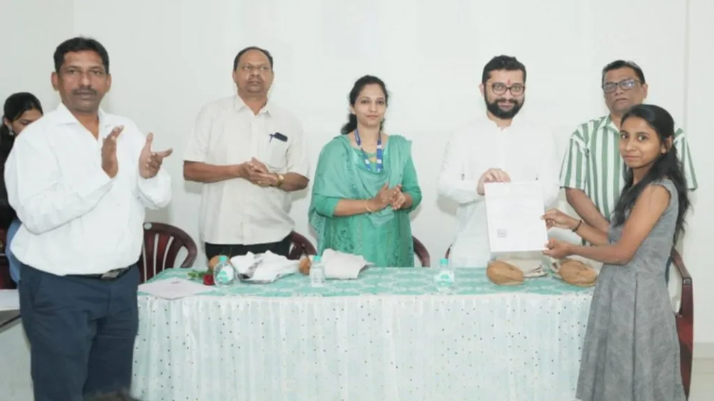 साई इन्फोटेक संस्थेत विद्यार्थी प्रमाणपत्र वितरण कार्यक्रम