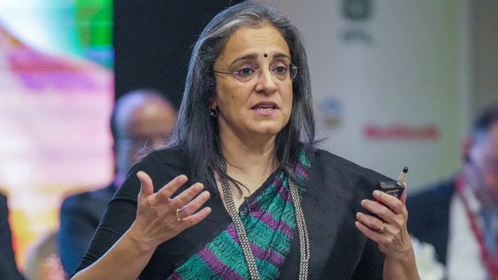 सेबीच्या चेअरमन माधवी बुच होणार निवृत्त SEBI Chairman Madhavi Buch to retire