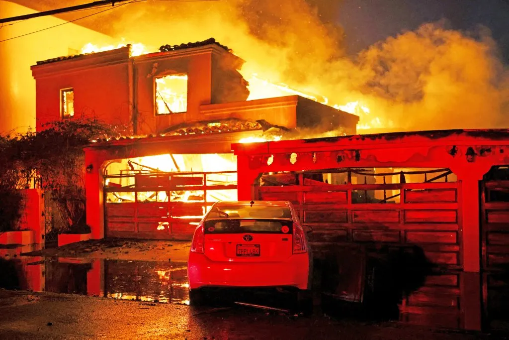 Massive fire in Los Angeles, USA